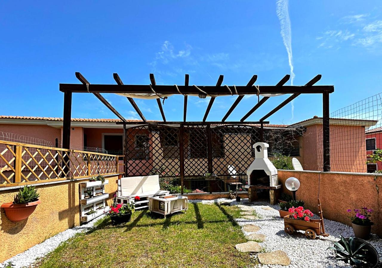 Apartmán Casa Quasimodo, Con Patio E Giardino Privato Olbia Exteriér fotografie
