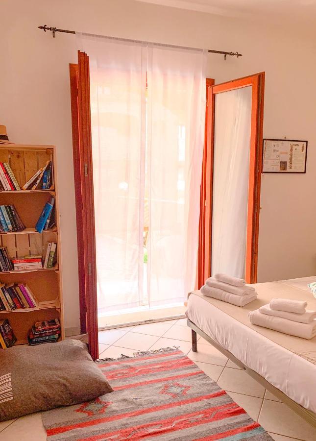 Apartmán Casa Quasimodo, Con Patio E Giardino Privato Olbia Exteriér fotografie